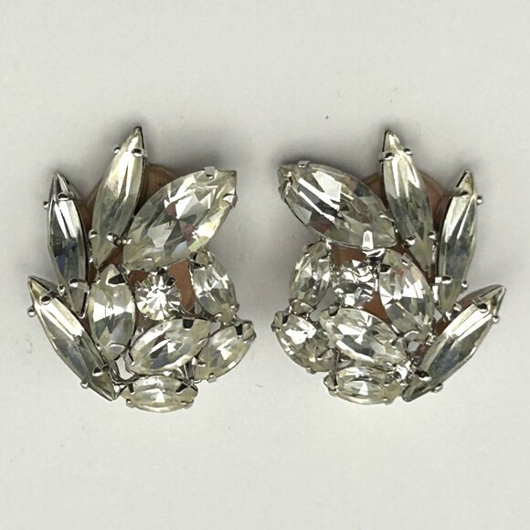 Vintage Weiss Clip On Earrings Rhinestone Cluster Spray Signed Silver Tone - Picture 10 of 16